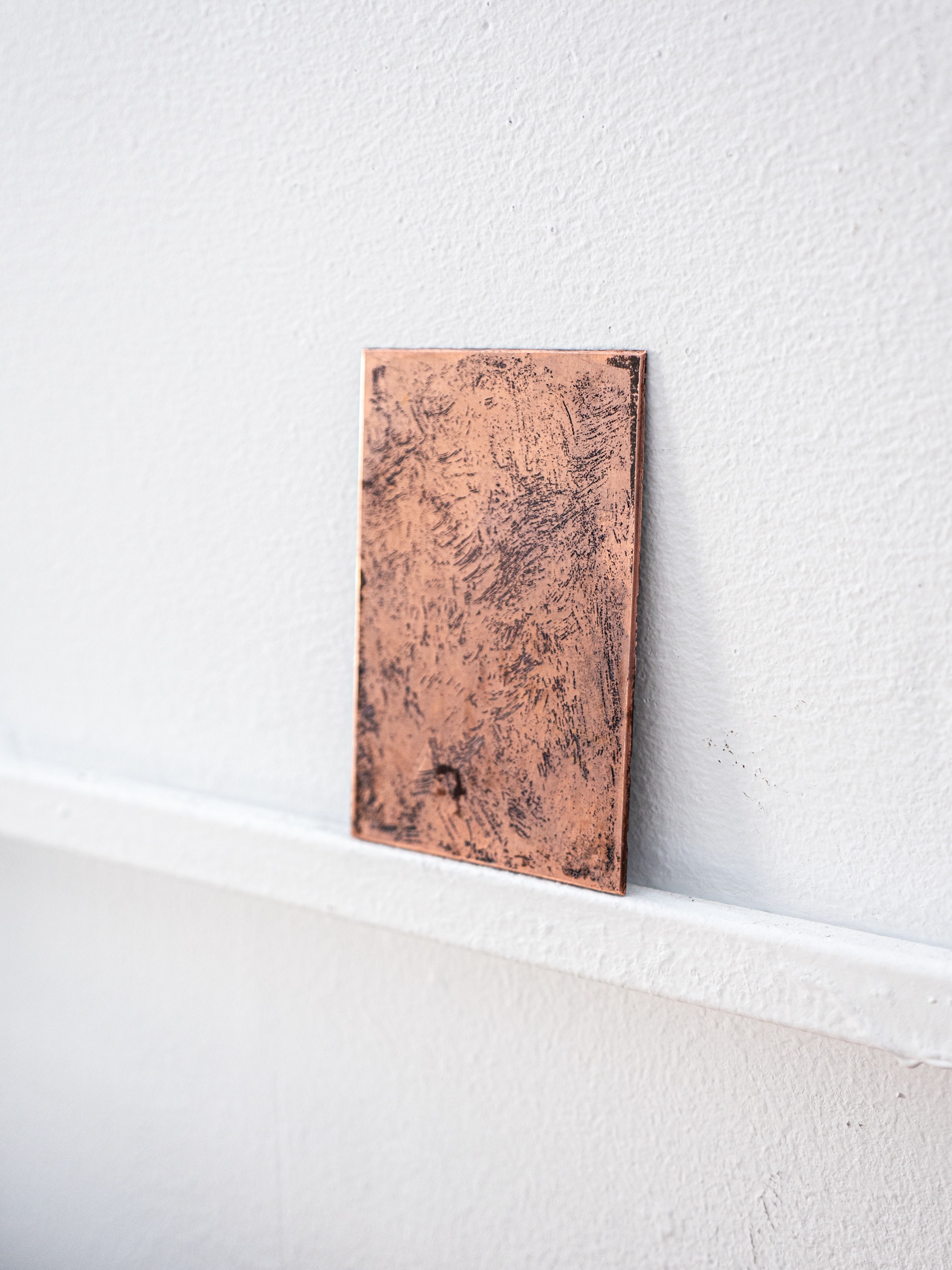Proceso de dibujo y grabado durante el seminario Exploraciones al aguafuerte